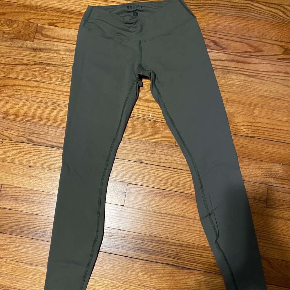 NO BULL leggings, never worn! Tried them on and loved the fit, but not my color